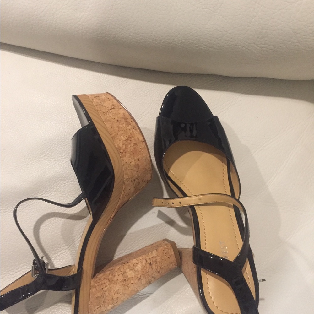 Peep Toe platform shoes